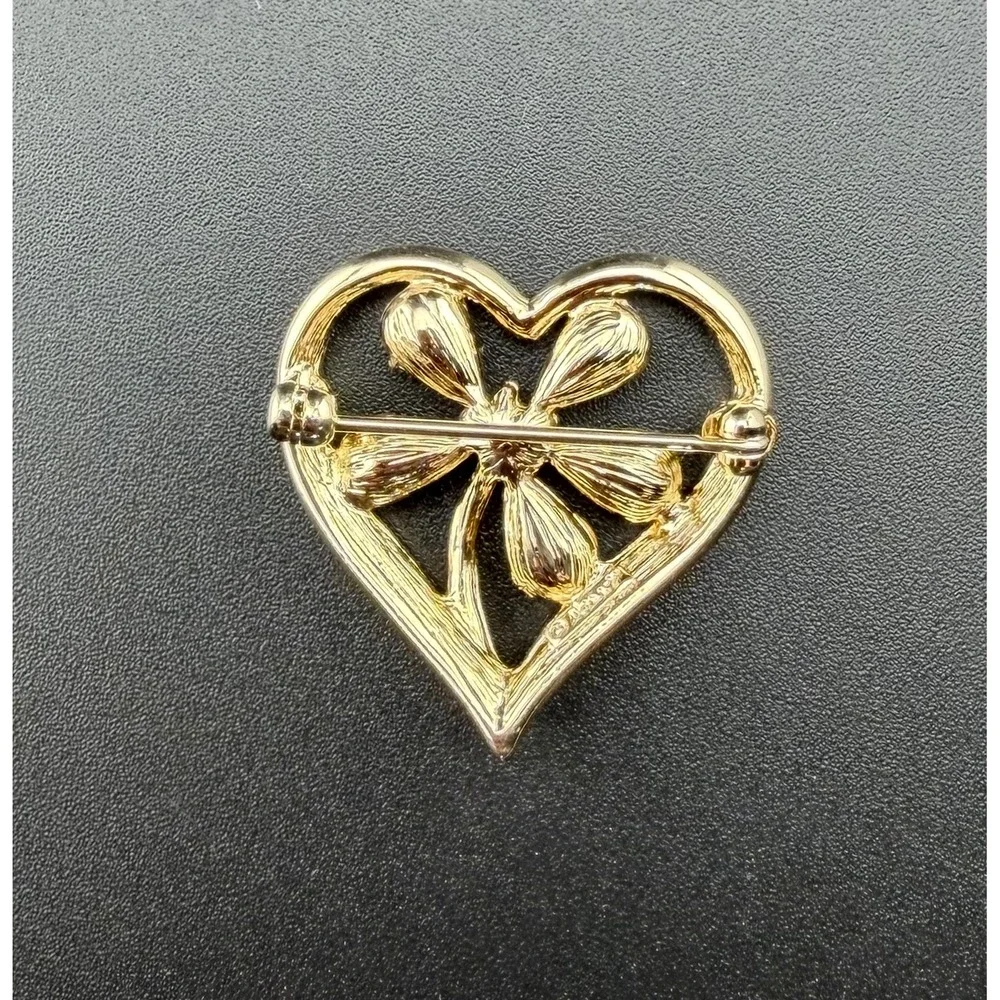 Monet Brooch Lilac Purple Gold Tone Heart Flower Rhinestone‎ Crystal Vintage Pin